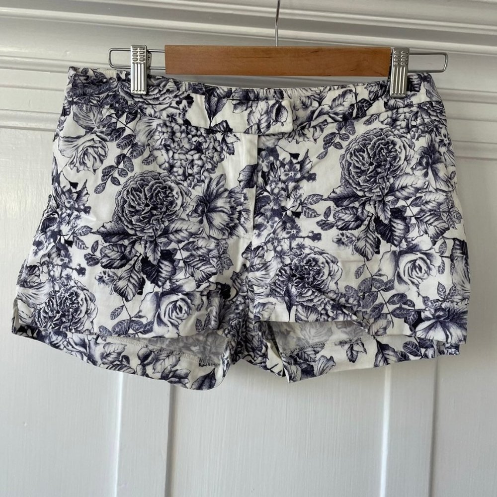 Shorts H&M floral white and navy